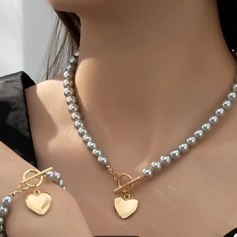 Pearl necklace and bracelet gray with gold heart pendant